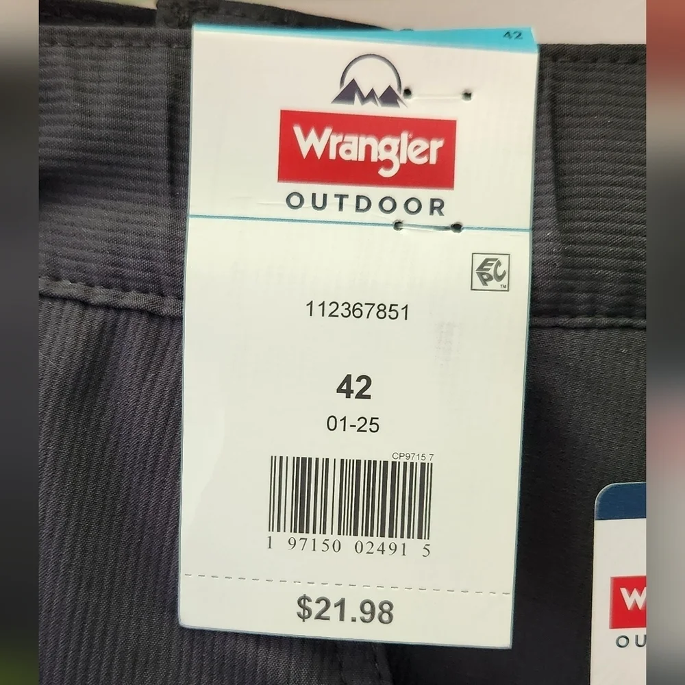 Wrangler Mens Outdoor Shorts, Size 42 And 46 NWT Black Relaxed Fit Cargo - Picture 13 of 16